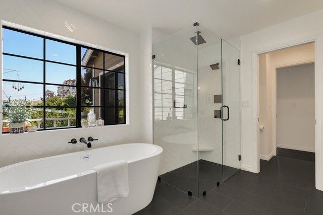 1924 Mathews Avenue, Redondo Beach, California 90278, 3 Bedrooms Bedrooms, ,2 BathroomsBathrooms,Residential,Sold,Mathews,SB21069935