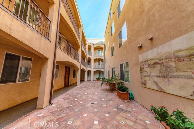 3 Bed Home for Sale in Los Angeles, California