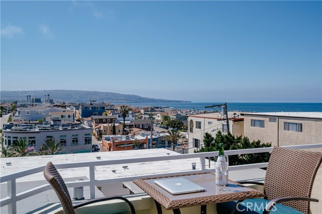 1454 Loma Drive, Hermosa Beach, California 90254, 2 Bedrooms Bedrooms, ,2 BathroomsBathrooms,Residential,Sold,Loma,SB17085148