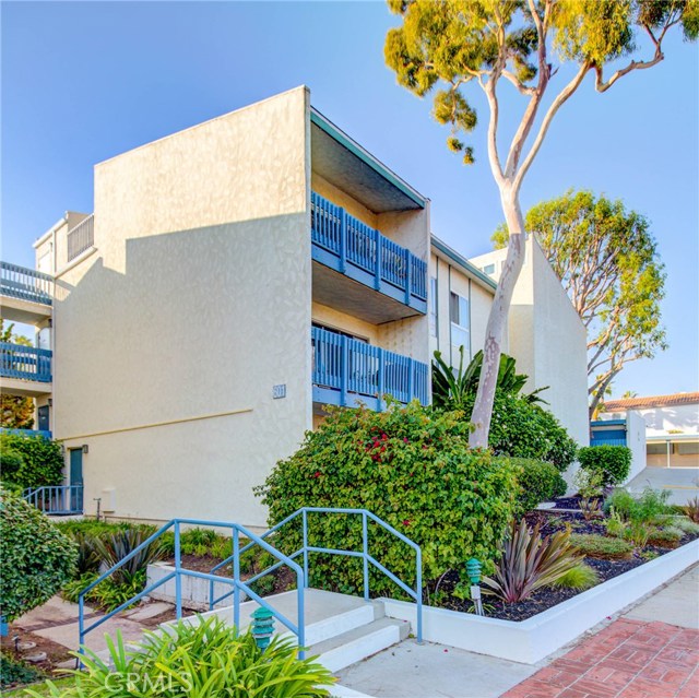 601 Prospect Avenue, Redondo Beach, California 90277, 2 Bedrooms Bedrooms, ,1 BathroomBathrooms,Residential,Sold,Prospect,SB19168246