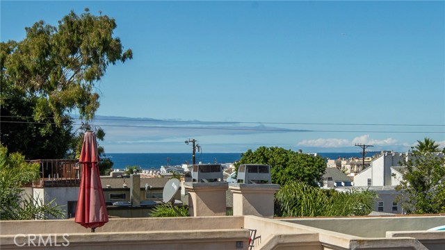 613 1st Place, Hermosa Beach, California 90254, 4 Bedrooms Bedrooms, ,2 BathroomsBathrooms,Residential,Sold,1st,PV19008292