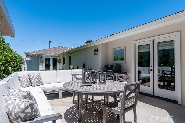 1856 9th Street, Manhattan Beach, California 90266, 4 Bedrooms Bedrooms, ,2 BathroomsBathrooms,Residential,Sold,9th,SB17137865