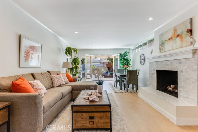 412 Marine Avenue, Manhattan Beach, California 90266, 3 Bedrooms Bedrooms, ,Residential,Sold,Marine,SB21057132