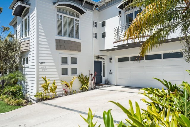 909 8th Street, Hermosa Beach, California 90254, 5 Bedrooms Bedrooms, ,4 BathroomsBathrooms,Residential,Sold,8th,SB20212792