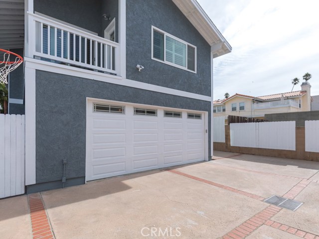 711 Irena Avenue, Redondo Beach, California 90277, 4 Bedrooms Bedrooms, ,2 BathroomsBathrooms,Residential,Sold,Irena,SB19226574