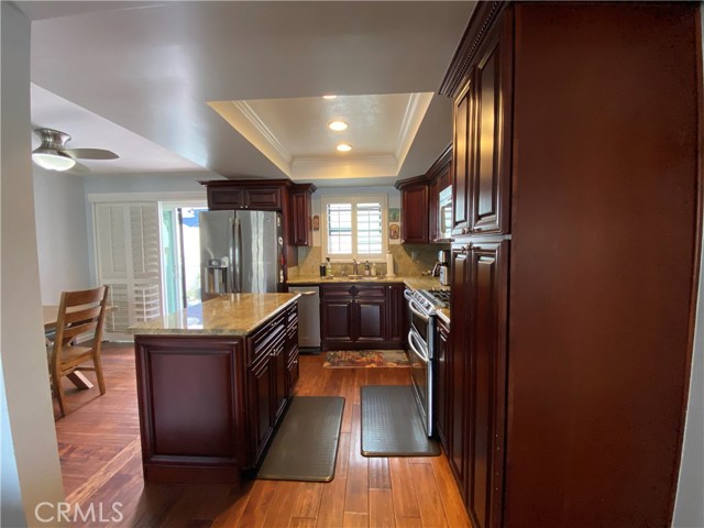 107 Helberta Avenue, Redondo Beach, California 90277, 3 Bedrooms Bedrooms, ,3 BathroomsBathrooms,Residential,Sold,Helberta,CV20148362