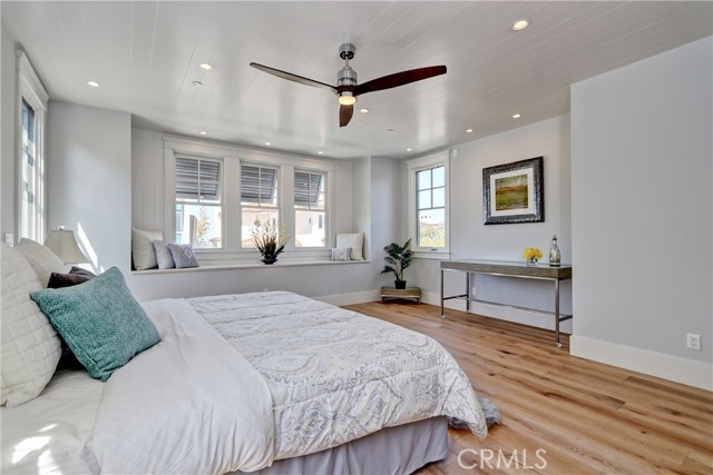 1955 Monterey Boulevard, Hermosa Beach, California 90254, 4 Bedrooms Bedrooms, ,2 BathroomsBathrooms,Residential,Sold,Monterey,SB18111119