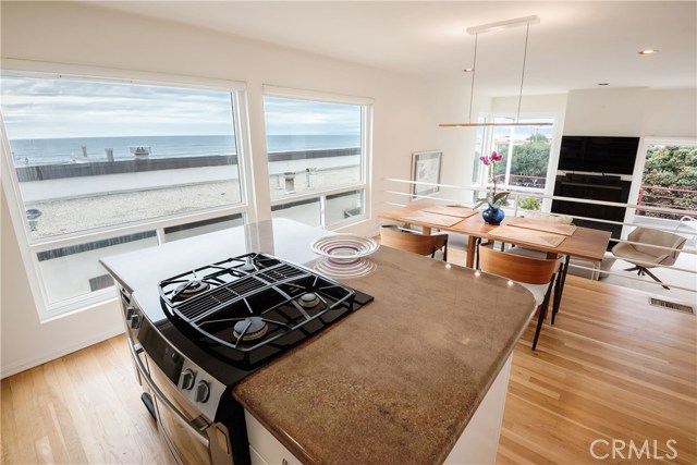 116 26th Street, Manhattan Beach, California 90266, 2 Bedrooms Bedrooms, ,2 BathroomsBathrooms,Residential,Sold,26th,SB21017134