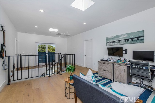 1325 Gertruda Avenue, Redondo Beach, California 90277, 5 Bedrooms Bedrooms, ,4 BathroomsBathrooms,Residential,Sold,Gertruda,SB20095721