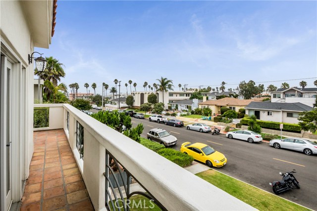 214 Avenue H, Redondo Beach, California 90277, 3 Bedrooms Bedrooms, ,2 BathroomsBathrooms,Residential,Sold,Avenue H,SB17200992