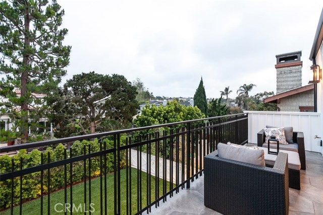 1320 9th Street, Manhattan Beach, California 90266, 6 Bedrooms Bedrooms, ,6 BathroomsBathrooms,Residential,Sold,9th,OC19110736