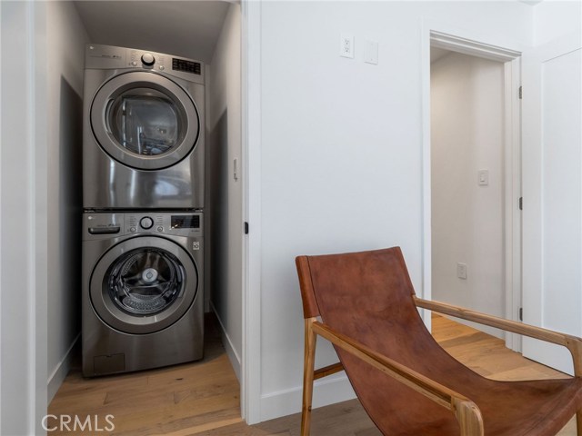 1131 19th Street, Hermosa Beach, California 90254, 2 Bedrooms Bedrooms, ,1 BathroomBathrooms,Residential,Sold,19th,SB20249422