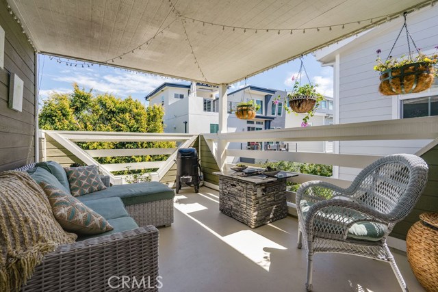 202 Helberta Avenue, Redondo Beach, California 90277, 3 Bedrooms Bedrooms, ,2 BathroomsBathrooms,Residential,Sold,Helberta,SB20063398