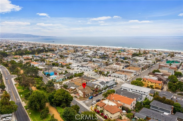 526 Longfellow Avenue, Hermosa Beach, California 90254, 3 Bedrooms Bedrooms, ,2 BathroomsBathrooms,Residential,Sold,Longfellow,SB21135367