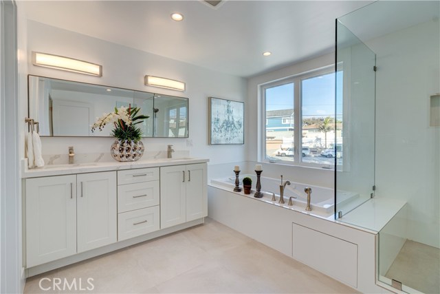 1401 Corona Street, Hermosa Beach, California 90254, 4 Bedrooms Bedrooms, ,3 BathroomsBathrooms,Residential,Sold,Corona,SB20015755