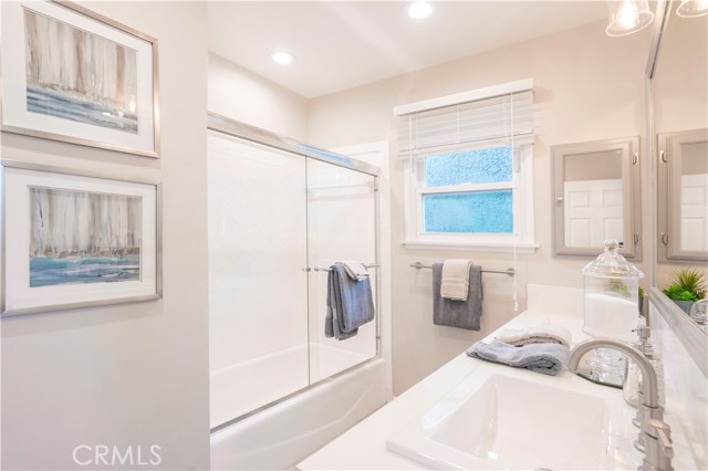 2105 Velez Drive, Rancho Palos Verdes, California 90275, 3 Bedrooms Bedrooms, ,2 BathroomsBathrooms,Residential,Sold,Velez,SB17138071