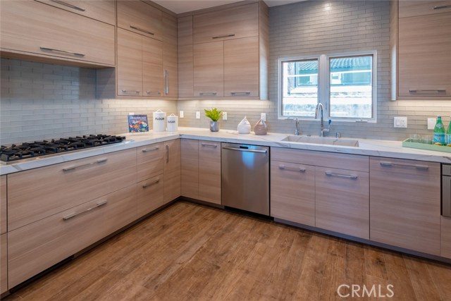 544 AVE B, Redondo Beach, California 90277, 3 Bedrooms Bedrooms, ,3 BathroomsBathrooms,Residential,Sold,AVE B,SB20239008