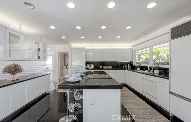 937 Via Del Monte, Palos Verdes Estates, California 90274, 3 Bedrooms Bedrooms, ,1 BathroomBathrooms,Residential,Sold,Via Del Monte,SB20074372