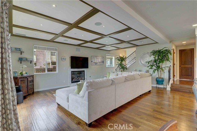 121 Guadalupe Avenue, Redondo Beach, California 90277, 4 Bedrooms Bedrooms, ,3 BathroomsBathrooms,Residential,Sold,Guadalupe,PV19189525