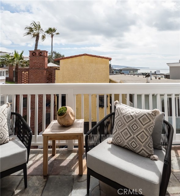 3213 Manhattan Avenue, Manhattan Beach, California 90266, 3 Bedrooms Bedrooms, ,3 BathroomsBathrooms,Residential,Sold,Manhattan,SB21049996