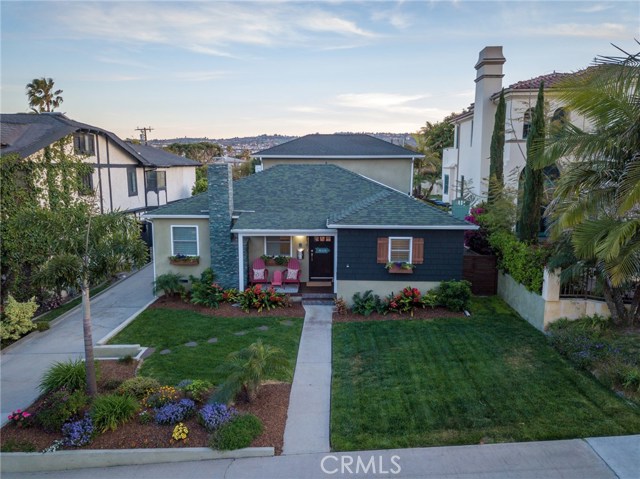 714 Avenue D, Redondo Beach, California 90277, 4 Bedrooms Bedrooms, ,1 BathroomBathrooms,Residential,Sold,Avenue D,SB19123444