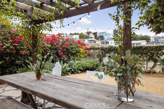 1708 Spreckels Lane, Redondo Beach, California 90278, 3 Bedrooms Bedrooms, ,2 BathroomsBathrooms,Residential,Sold,Spreckels,SB20220711