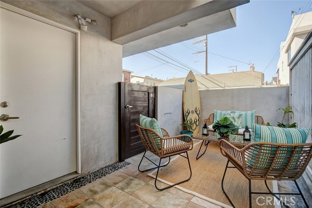 417 27th Street, Manhattan Beach, California 90266, 3 Bedrooms Bedrooms, ,1 BathroomBathrooms,Residential,Sold,27th,SB21023616