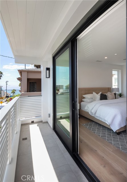 409 30th Street, Manhattan Beach, California 90266, 4 Bedrooms Bedrooms, ,2 BathroomsBathrooms,Residential,Sold,30th,SB20162447