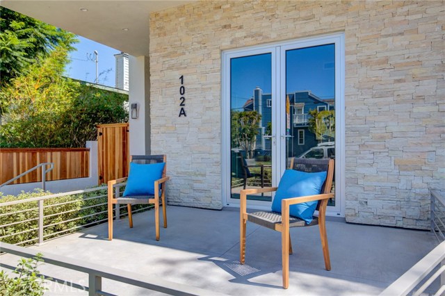102 Prospect Avenue, Redondo Beach, California 90277, 3 Bedrooms Bedrooms, ,1 BathroomBathrooms,Residential,Sold,Prospect,SB19223229