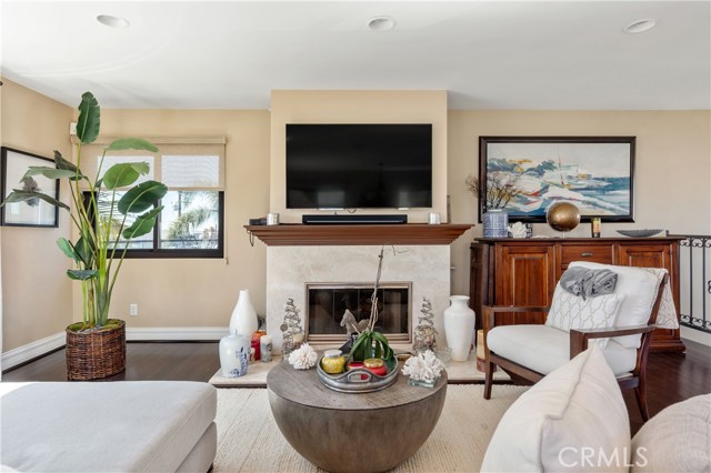 437 27th Street, Manhattan Beach, California 90266, 4 Bedrooms Bedrooms, ,3 BathroomsBathrooms,Residential,Sold,27th,SB21036239