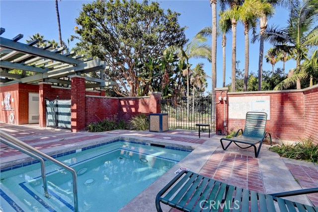22 Dover Place, Manhattan Beach, California 90266, 2 Bedrooms Bedrooms, ,2 BathroomsBathrooms,Residential,Sold,Dover,SB18247176
