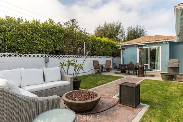 1012 Avenue C, Redondo Beach, California 90277, 4 Bedrooms Bedrooms, ,2 BathroomsBathrooms,Residential,Sold,Avenue C,SB19263287