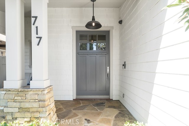 717 31st Street, Manhattan Beach, California 90266, 5 Bedrooms Bedrooms, ,4 BathroomsBathrooms,Residential,Sold,31st,SB20133656
