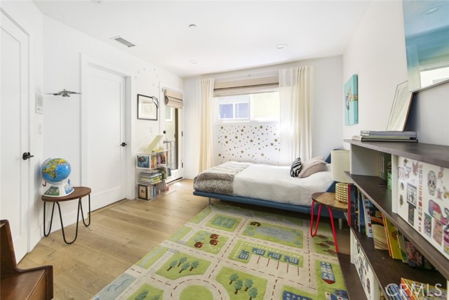 413 15th Street, Manhattan Beach, California 90266, 3 Bedrooms Bedrooms, ,3 BathroomsBathrooms,Residential,Sold,15th,SB21111117