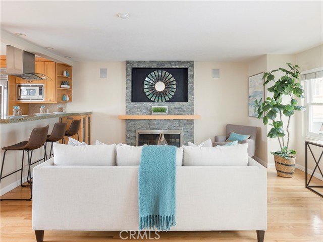 427 Manhattan Avenue, Hermosa Beach, California 90254, 2 Bedrooms Bedrooms, ,1 BathroomBathrooms,Residential,Sold,Manhattan,SB20167602