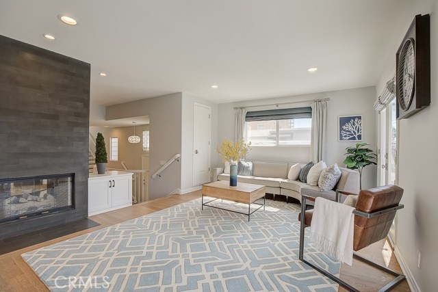 1124 1st Street, Hermosa Beach, California 90254, 4 Bedrooms Bedrooms, ,3 BathroomsBathrooms,Residential,Sold,1st,SB20124705
