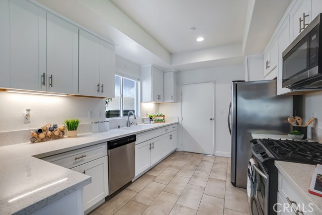 520 Maria Avenue, Redondo Beach, California 90277, 3 Bedrooms Bedrooms, ,2 BathroomsBathrooms,Residential,Sold,Maria,SB21076066