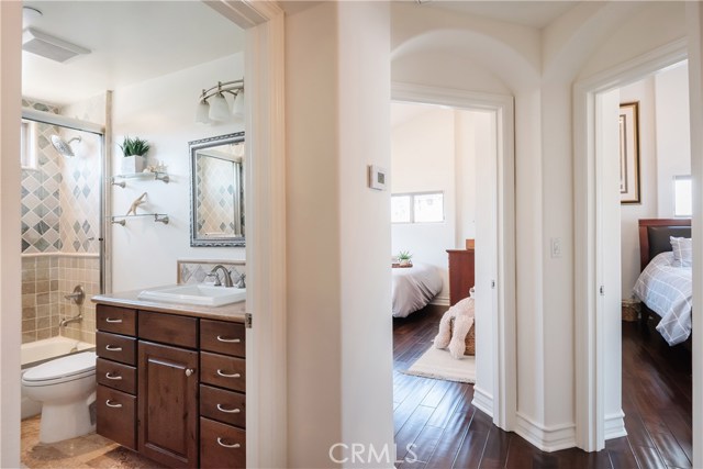 2104 Warfield Avenue, Redondo Beach, California 90278, 5 Bedrooms Bedrooms, ,2 BathroomsBathrooms,Residential,Sold,Warfield,SB20202226