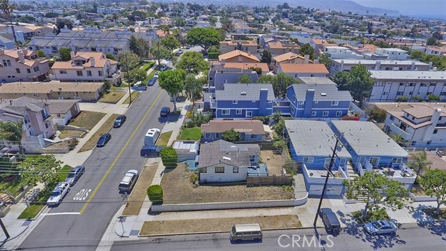 201 Juanita Avenue, Redondo Beach, California 90277, 2 Bedrooms Bedrooms, ,1 BathroomBathrooms,Residential,Sold,Juanita,OC17151838