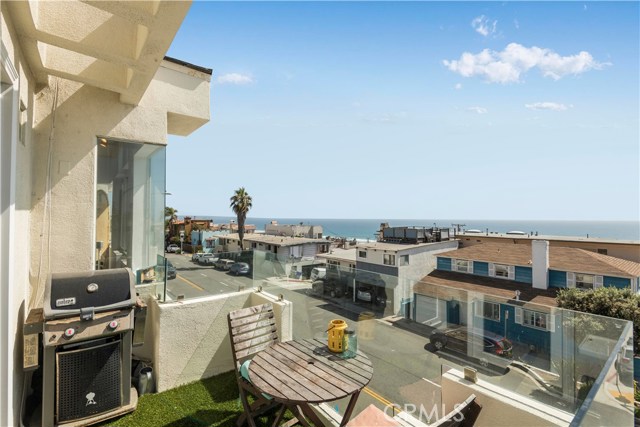 4216 Highland Avenue, Manhattan Beach, California 90266, 2 Bedrooms Bedrooms, ,2 BathroomsBathrooms,Residential,Sold,Highland,SB20133464