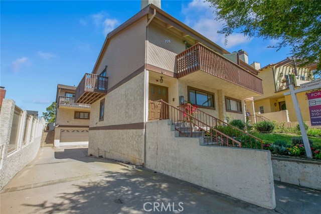 706 Vincent, Redondo Beach, California 90277, 2 Bedrooms Bedrooms, ,3 BathroomsBathrooms,Residential,Sold,Vincent,SB18193066