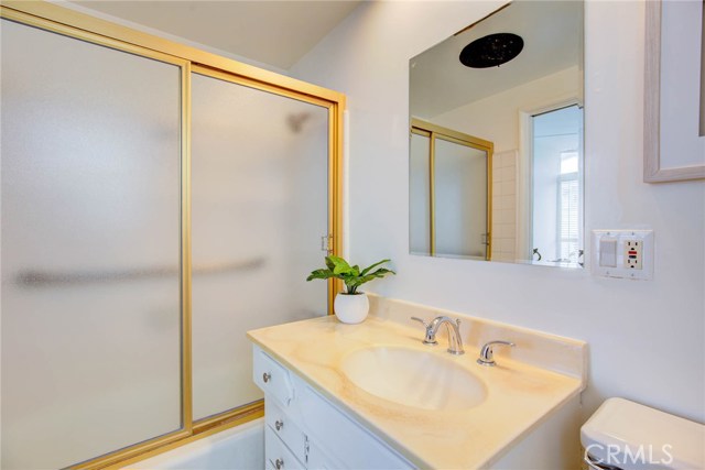 729 12th Street, Manhattan Beach, California 90266, 3 Bedrooms Bedrooms, ,2 BathroomsBathrooms,Residential,Sold,12th,SB19138998