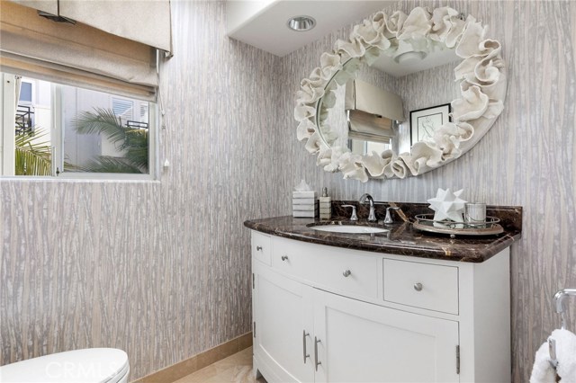 720 Manhattan Beach Boulevard, Manhattan Beach, California 90266, 2 Bedrooms Bedrooms, ,2 BathroomsBathrooms,Residential,Sold,Manhattan Beach,SB20242786