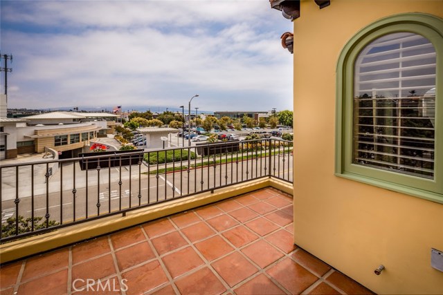 413 15th Street, Manhattan Beach, California 90266, 3 Bedrooms Bedrooms, ,3 BathroomsBathrooms,Residential,Sold,15th,SB17116967