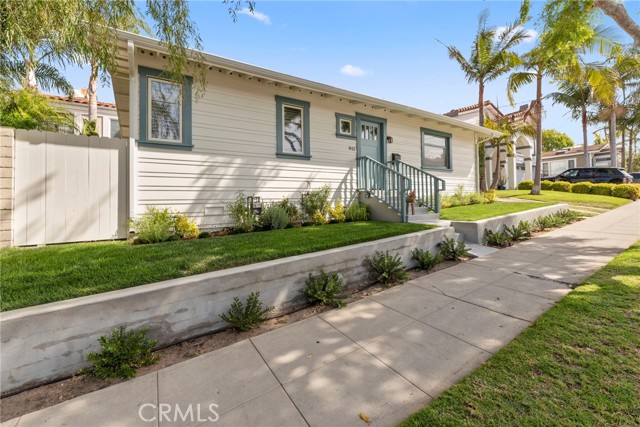 911 Emerald Street, Redondo Beach, California 90277, 2 Bedrooms Bedrooms, ,1 BathroomBathrooms,Residential,Sold,Emerald,SB21083100