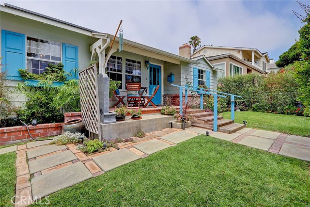 723 Avenue C, Redondo Beach, California 90277, 4 Bedrooms Bedrooms, ,2 BathroomsBathrooms,Residential,Sold,Avenue C,SB18173851