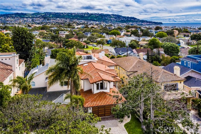 700 Avenue C, Redondo Beach, California 90277, 5 Bedrooms Bedrooms, ,5 BathroomsBathrooms,Residential,Sold,Avenue C,SB19123719