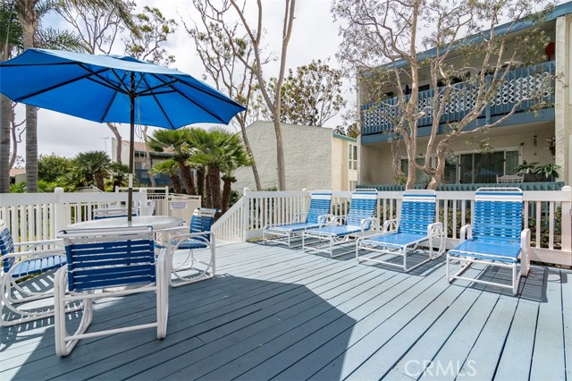 643 Prospect Avenue, Redondo Beach, California 90277, 2 Bedrooms Bedrooms, ,1 BathroomBathrooms,Residential,Sold,Prospect,SB18271931