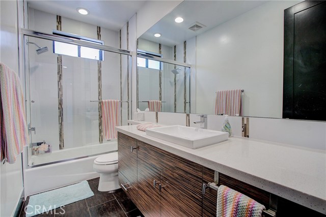 1921 Ruhland Avenue, Redondo Beach, California 90278, 4 Bedrooms Bedrooms, ,4 BathroomsBathrooms,Residential,Sold,Ruhland,SB20053880