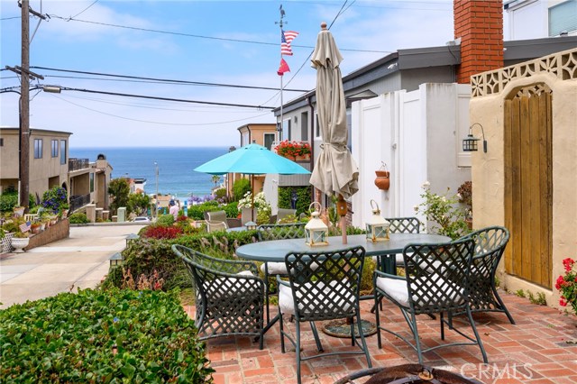 3201 Alma Avenue, Manhattan Beach, California 90266, 2 Bedrooms Bedrooms, ,2 BathroomsBathrooms,Residential,Sold,Alma,SB19163986